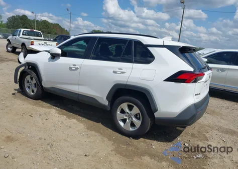 2021 Toyota Rav4 Xle z USA, uszkodzony, nr VIN 2T3W1RFVXMC091926